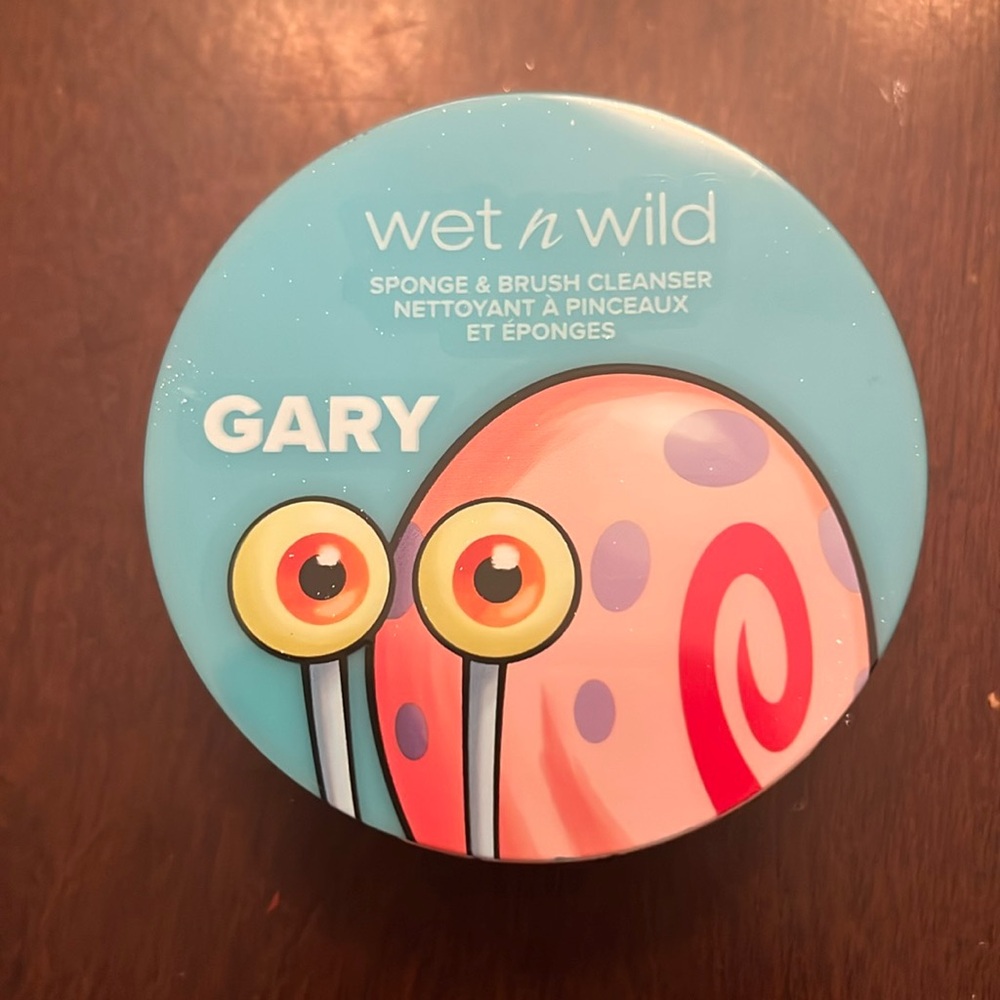 wet n wild x spongebob sponge and brush cleaner